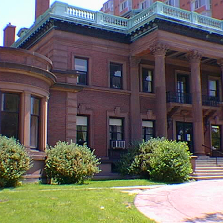 exterior image of the Downtown Milwaukee location