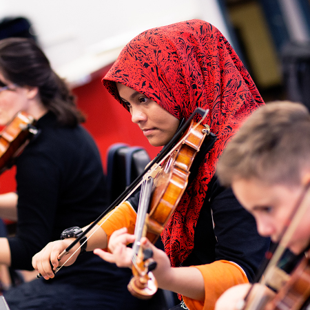 woman playing violin