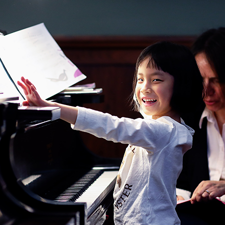 piano girl